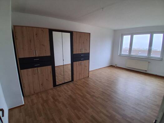 WG-Zimmer zur Miete 300 € 2 Zimmer 63 m² Geschoss 2/3 frei ab sofort Gutsstraße 32 Meiningen 98617