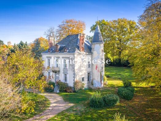 Reihenmittelhaus zum Kauf 370.000 € 8 Zimmer 250 m² 8.989 m² Grundstück Centre-Hôtel de Ville Limoges 87000