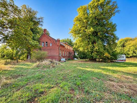 Einfamilienhaus zum Kauf 185.000 € 16 Zimmer 408,5 m² 8.200 m² Grundstück Schönberg Seehausen 39615