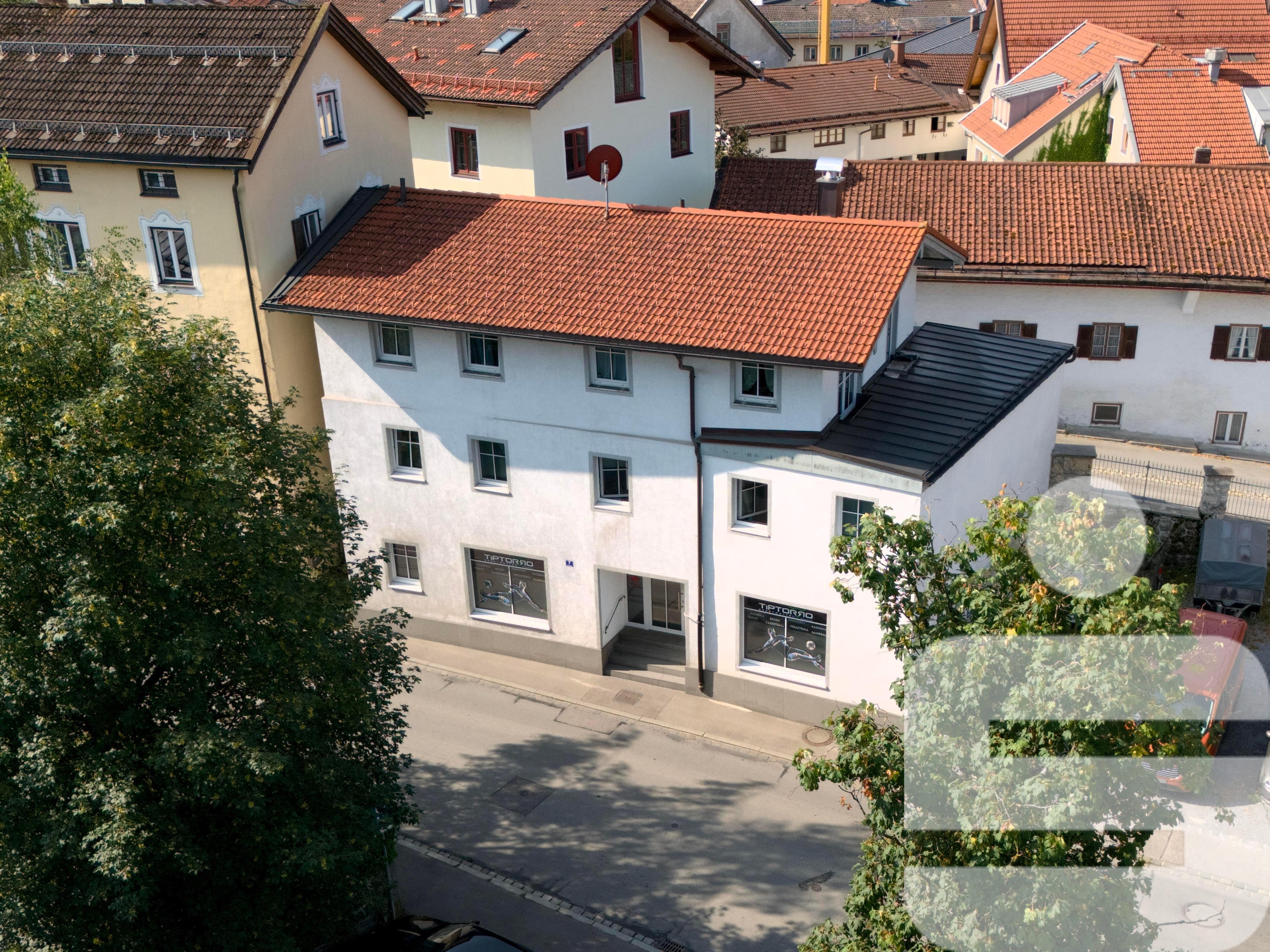 Wohn- und Geschäftshaus zum Kauf als Kapitalanlage geeignet 825.000 € 9 Zimmer 267 m²<br/>Fläche 173 m²<br/>Grundstück Miesbach Miesbach 83714