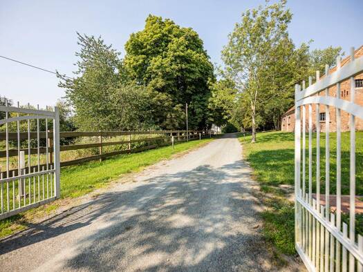 Haus zum Kauf provisionsfrei 2.000.000 € 13 Zimmer 382 m² 20.981 m² Grundstück Silvitz Bergen auf Rügen 18528