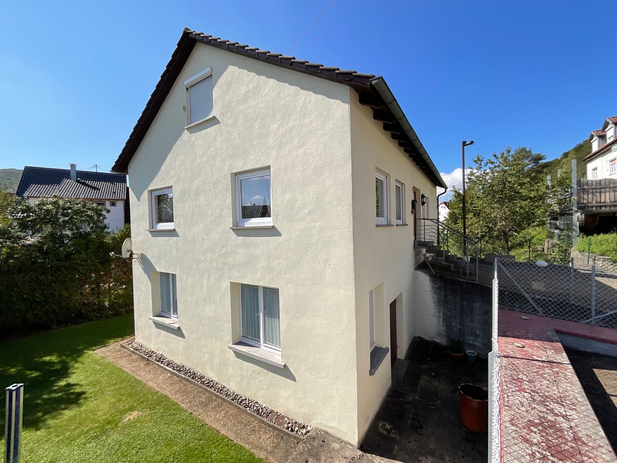 Einfamilienhaus zum Kauf 219.000 € 5,5 Zimmer 170 m²<br/>Wohnfläche 705 m²<br/>Grundstück Burladingen Burladingen 72393