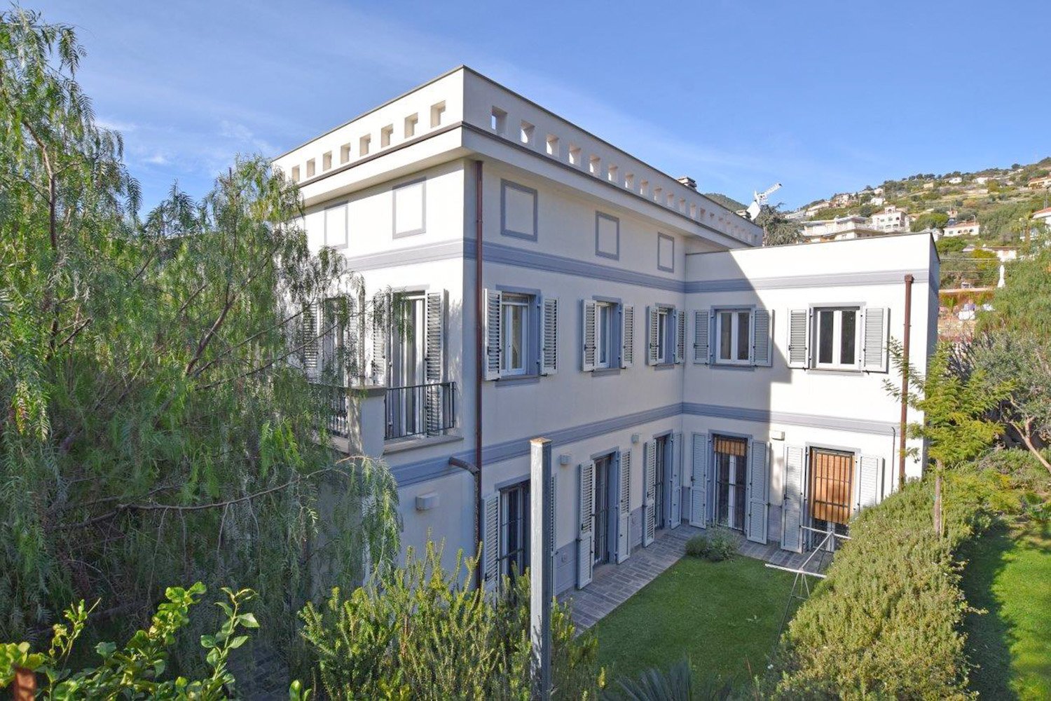 Villa zum Kauf 1.100.000 € 9 Zimmer 310 m²<br/>Wohnfläche 500 m²<br/>Grundstück Meeresnähe Ospedaletti 18014