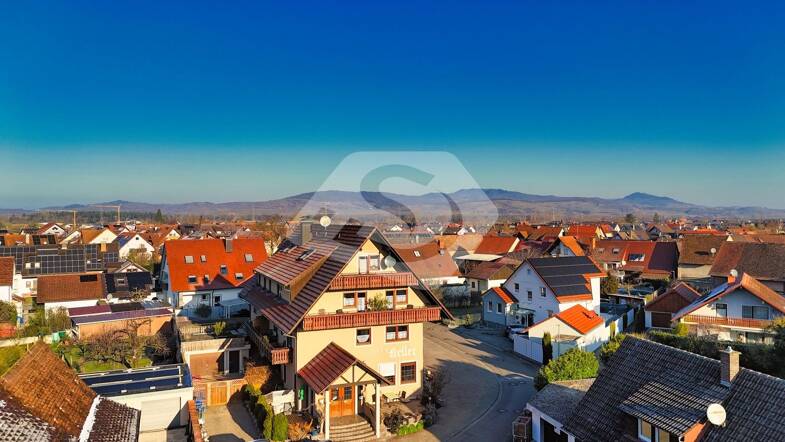 Hotel zum Kauf als Kapitalanlage geeignet 1.550.000 € 24 Zimmer 1.065 m² 859 m² Grundstück Merdingen 79291
