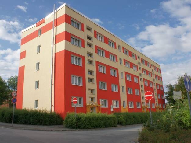 Wohnung zur Miete 215 € 2 Zimmer 45,8 m² 4. Geschoss Clara-Wieck-Straße 24 Ostvorstadt Plauen 08527