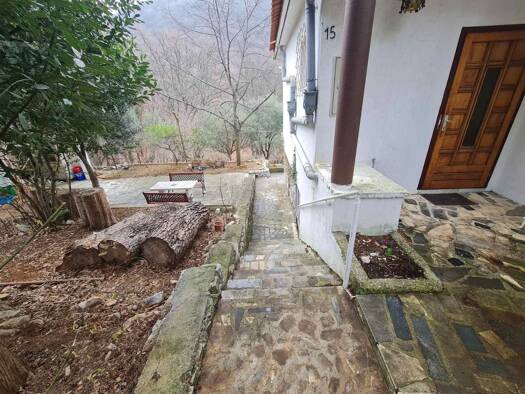 Haus zum Kauf 250.000 € 7 Zimmer 249 m² 500 m² Grundstück Porozina 51557