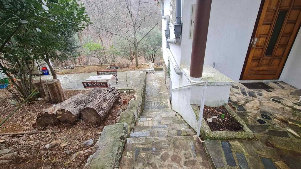 Haus zum Kauf 250.000 € 7 Zimmer 249 m² 500 m² Grundstück Porozina 51557