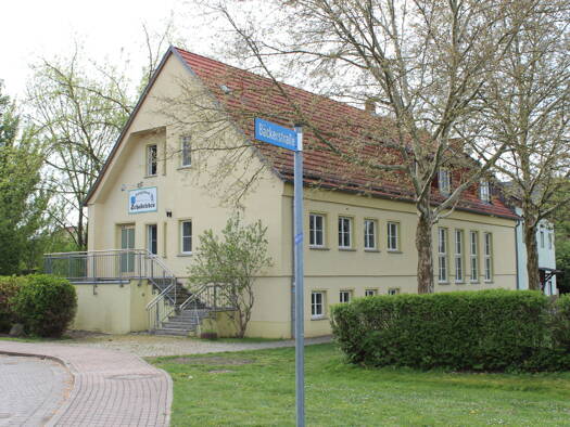 Einfamilienhaus zum Kauf 159.000 € 6 Zimmer 274 m² 786 m² Grundstück Platz der Jugend 1 Schadeleben Seeland 06449