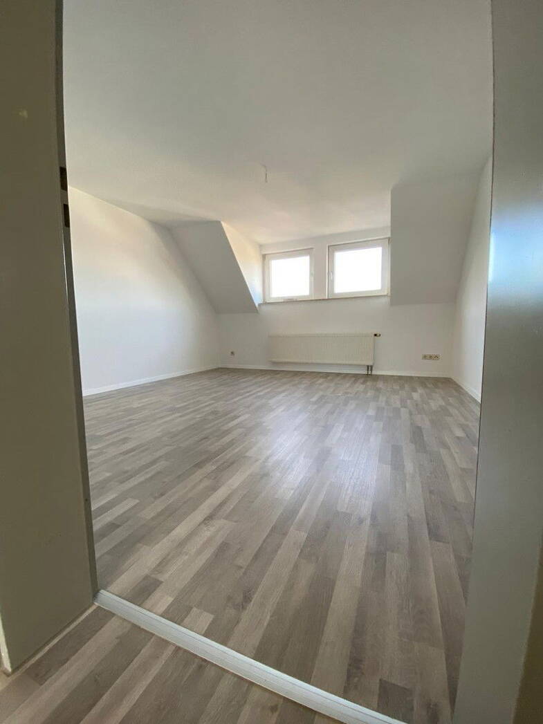 Wohnung zur Miete 570 € 3 Zimmer 59 m² Dachgeschoss, 2. Geschoss frei ab 01.08.2025 Lützowstr. 135 Zentral - Heider Hof - Zum Holz Solingen 42653