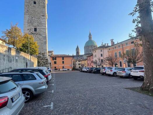 Haus zum Kauf 500.000 € 33 Zimmer 950 m² frei ab sofort Via Repubblica Lonato del Garda