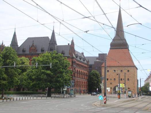 Mehrfamilienhaus zum Kauf 1.200.000 € 600 m² 300 m² Grundstück Stadtmitte Rostock 18055