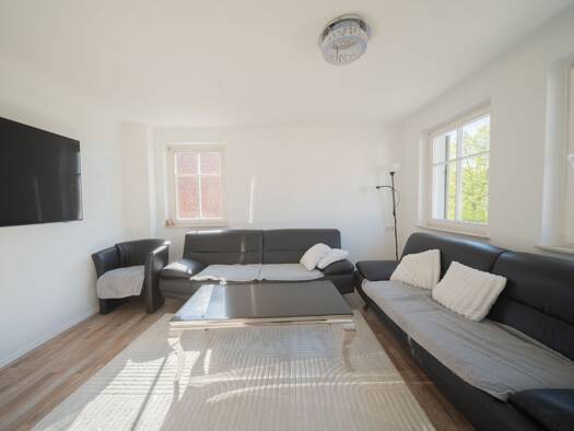 Mehrfamilienhaus zum Kauf 360.000 € 8 Zimmer 180 m² 230 m² Grundstück Mundelsheim Mundelsheim 74395