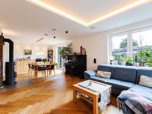 Einfamilienhaus zum Kauf 1.100.000 € 6 Zimmer 163,2 m² 654 m² Grundstück Elmshorn 25335