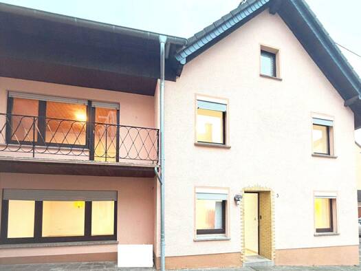 Einfamilienhaus zum Kauf 199.900 € 6 Zimmer 120 m² 214 m² Grundstück frei ab sofort Kirchstraße 3 Großlittgen 54534