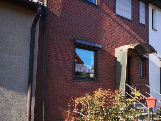 Reihenmittelhaus zum Kauf 133.000 € 3 Zimmer 105 m² 269 m² Grundstück frei ab sofort Ulmenweg 39 Stendal 39576