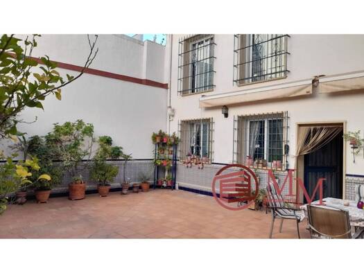 Reihenhaus zum Kauf 550.000 € 7 Zimmer 301 m² 204 m² Grundstück Córdoba 14001