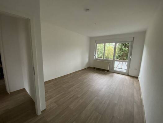 Wohnung zur Miete 513 € 4 Zimmer 74,7 m² 1. Geschoss frei ab sofort Karl-Marx-Straße 54 Suhl Suhl 98527