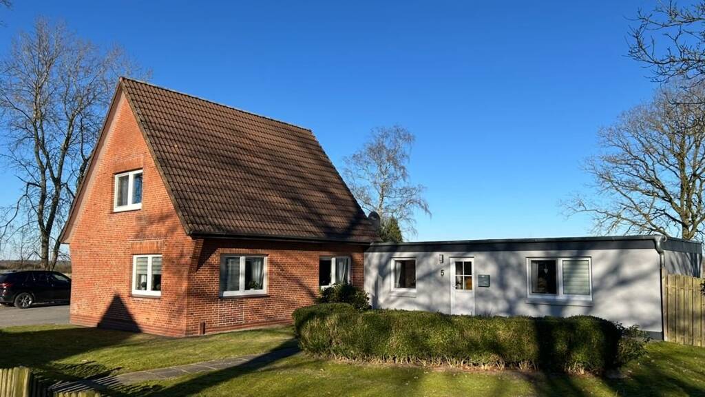 Einfamilienhaus zum Kauf 275.000 € 7 Zimmer 174 m² 2.411 m² Grundstück frei ab sofort Windbergen 25729