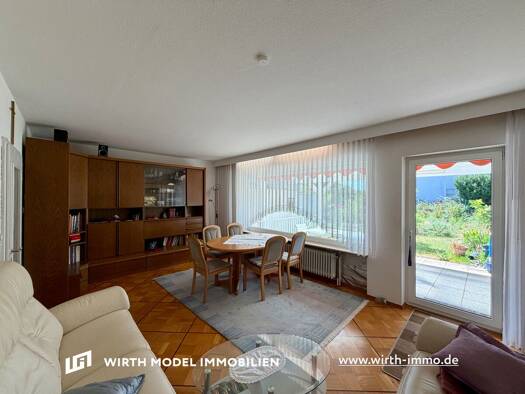 Reihenmittelhaus zum Kauf 325.000 € 7 Zimmer 141 m² 194 m² Grundstück Niederwerrn Niederwerrn 97464