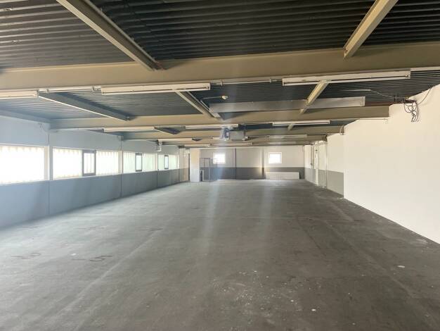 Lagerhalle zur Miete 2.802,8 m² Lagerfläche teilbar ab 189,3 m² Wettbergen Hannover 30457