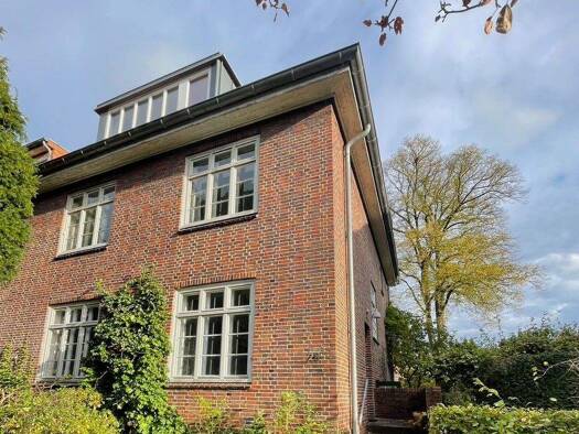 Doppelhaushälfte zum Kauf provisionsfrei 1.450.000 € 7 Zimmer 201 m² 561,4 m² Grundstück frei ab sofort Fuhlsbüttel Hamburg 22339