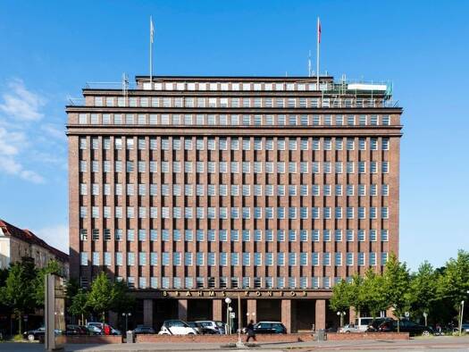 Laden zur Miete provisionsfrei 26 € 182 m² Verkaufsfläche Johannes-Brahms-Platz 1 Neustadt Hamburg 20355