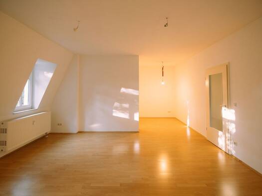 Wohnung zur Miete 520 € 2 Zimmer 55,6 m² Geschoss 3/4 frei ab sofort Leipziger Vorstadt Ortsamtsbereich Neustadt 01097