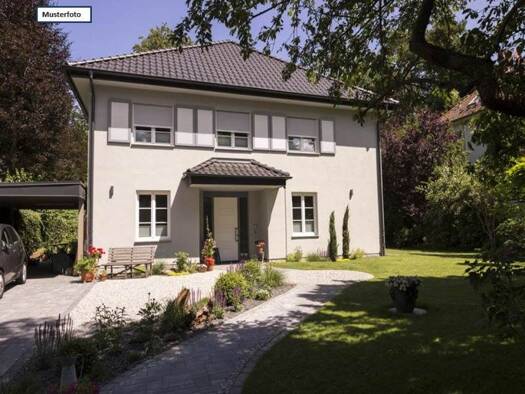 Haus zum Kauf provisionsfrei 135.000 € 169 m² 430 m² Grundstück Nettelstedt Lübbecke 32312