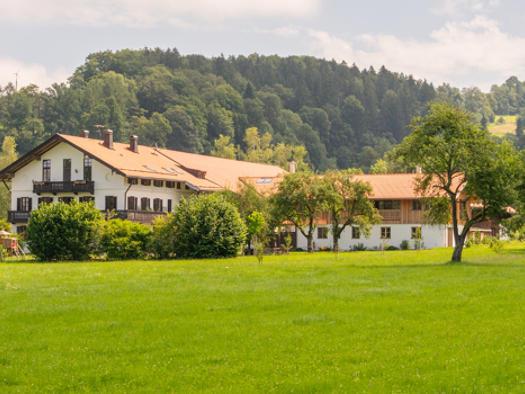 Wohnung zur Miete 2.450 € 5 Zimmer 180,5 m² Geschoss 2/3 frei ab 01.07.2026 Großthal Miesbach 83714