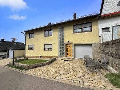 Einfamilienhaus zum Kauf 95.000 € 8 Zimmer 130 m² 249 m² Grundstück Flossenbürg Flossenbürg 92696