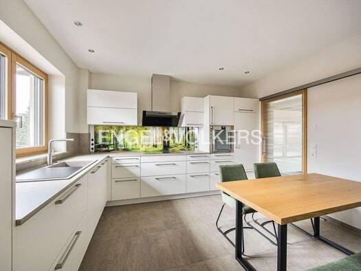 Wohnung zum Kauf 3 Zimmer 210 m² frei ab sofort Neustadt Neustadt an der Aisch 91413