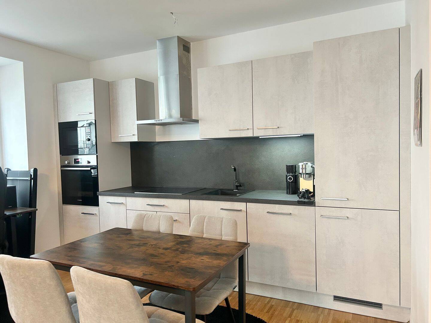 ***COMING HOME***TOP MODERNE 2 ZIMMER WOHNUNG MIT BALKON UND TIEFGARAGEN- STELLPLATZ – Heideloffstr. 22, 90478 Nürnberg – Vorschaubild 3