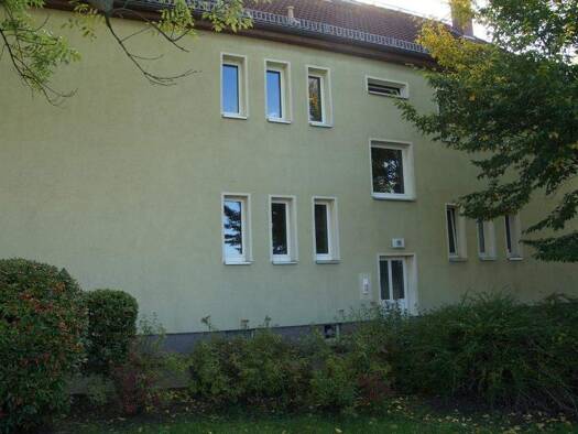 Wohnung zur Miete 326 € 2 Zimmer 43,4 m² 1. Geschoss Am Wall 15 Zwenkau 04442