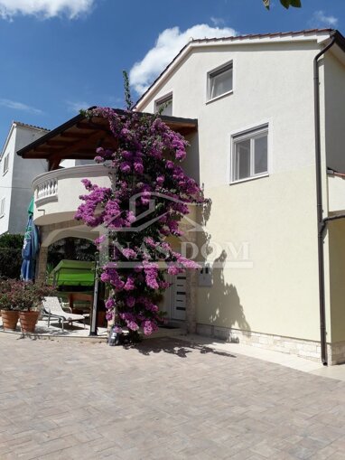 Haus zum Kauf 950.000 € 19 Zimmer 523 m² 457 m² Grundstück Vodice center