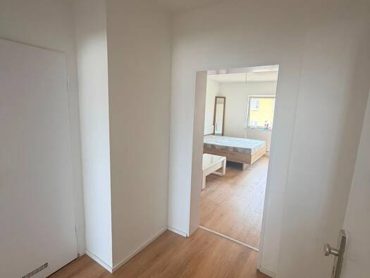 Wohnung zur Miete 950 € 1,5 Zimmer 40 m² Geschoss 2/4 frei ab sofort Oberrad Frankfurt am Main 60599