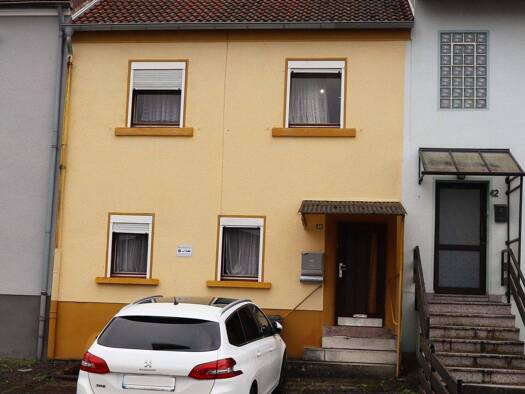 Haus zum Kauf 125.000 € 5 Zimmer 140 m² 559 m² Grundstück Eckstraße 40 Rohrbach Sankt Ingbert 66386