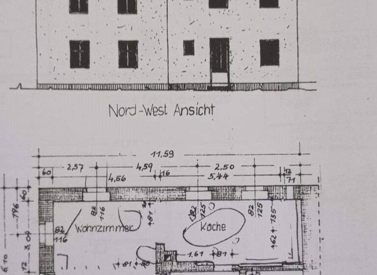 Doppelhaushälfte zum Kauf 93.000 € 8 Zimmer 125 m² 490 m² Grundstück Triebel Triebel/Vogtl. 08606