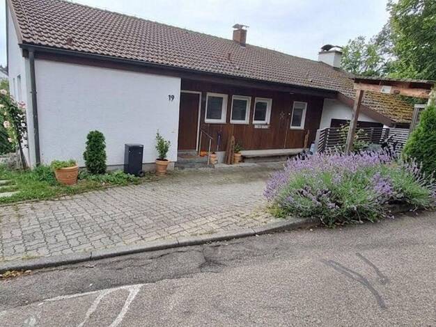 Einfamilienhaus zum Kauf provisionsfrei 486.000 € 7 Zimmer 192 m² 1.200 m² Grundstück Am Hirtenbuckel 19 Sirchingen Bad Urach 72574