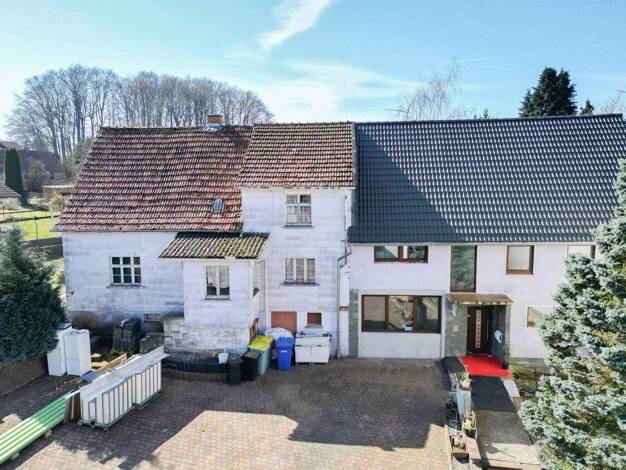 Doppelhaushälfte zum Kauf 219.000 € 6 Zimmer 120,1 m² 2.005,1 m² Grundstück Wallroth Schlüchtern 36381