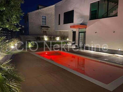 Haus zum Kauf 1.500.000 € 5 Zimmer 375 m² Podstrana