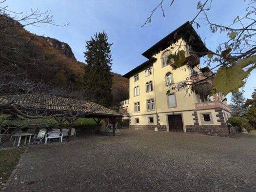 Einfamilienhaus zum Kauf 1.700.000 € 20 Zimmer 700 m² 5.000 m² Grundstück Bozen 39100