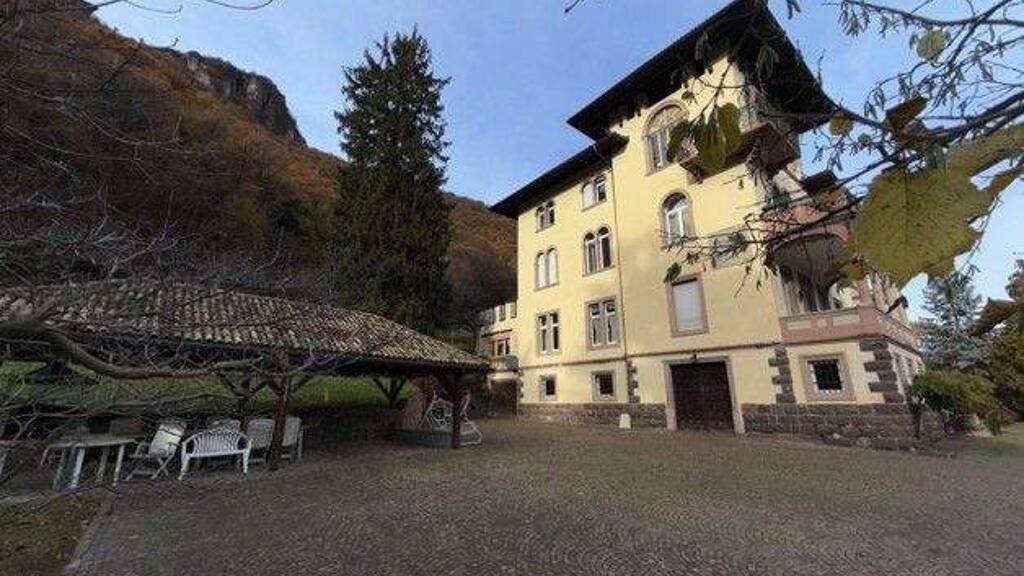 Einfamilienhaus zum Kauf 1.700.000 € 20 Zimmer 700 m² 5.000 m² Grundstück Bozen 39100