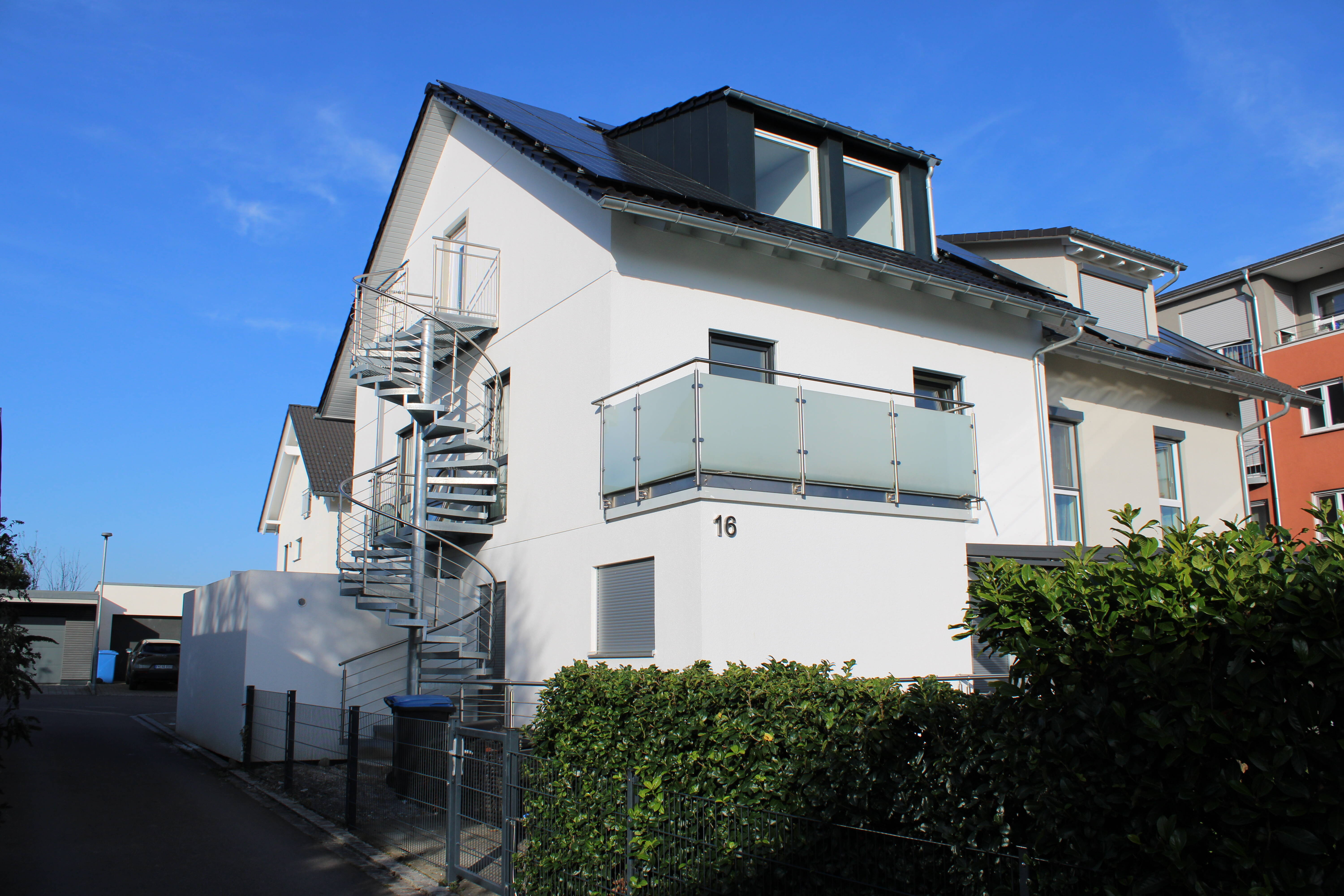 Doppelhaushälfte zum Kauf 1.318.000 € 9 Zimmer 226 m²<br/>Wohnfläche 294 m²<br/>Grundstück ab sofort<br/>Verfügbarkeit Ailingen 1 Friedrichshafen 88048