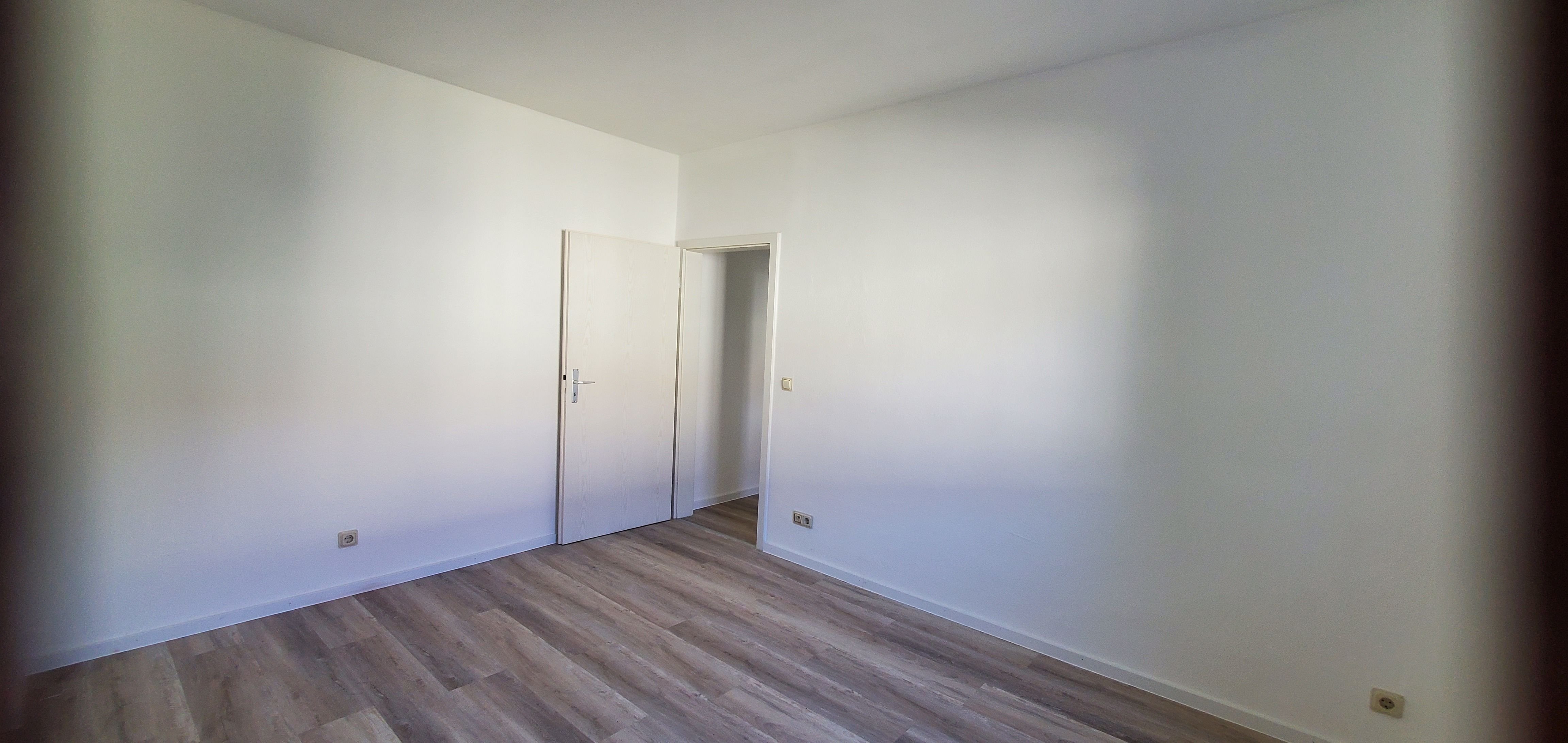 Wohnung zur Miete 359 € 2 Zimmer 52 m²<br/>Wohnfläche 1.<br/>Geschoss ab sofort<br/>Verfügbarkeit Hartmannsdorfer Strasse 9 Borna Borna 04552