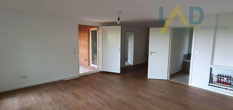 Immobilie in Wienhausen - Eleganter Bungalow auf großzügigem Erbbaugrundstück in ruhiger, naturnaher Lage in Wienhausen. - Bild 2