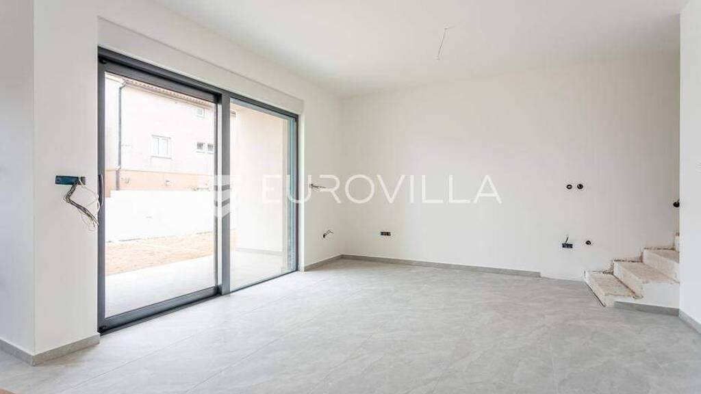 Wohnung zum Kauf 295.000 € 2 Zimmer 112 m² 1. Geschoss Zatonska ulica Vodice