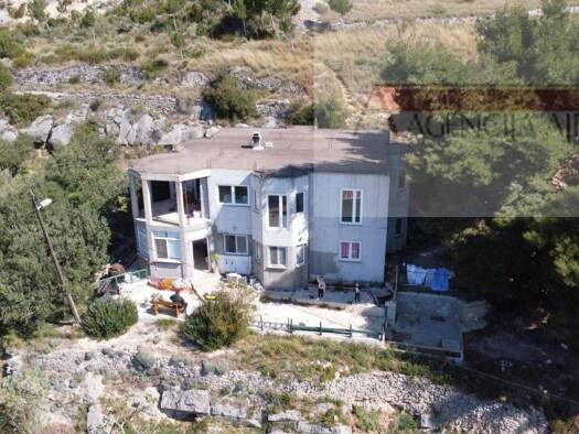 Haus zum Kauf 450.000 € 8 Zimmer 263 m² Omis