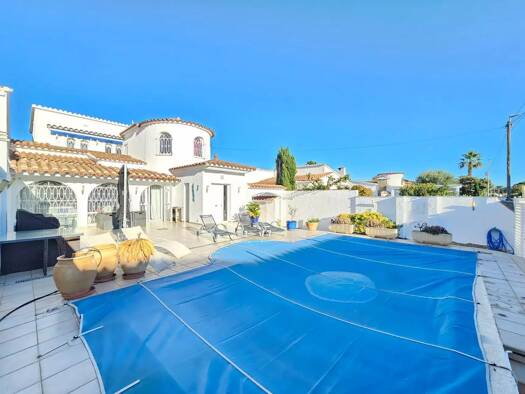 Haus zum Kauf 570.000 € 211 m² 345 m² Grundstück Empuriabrava 17487
