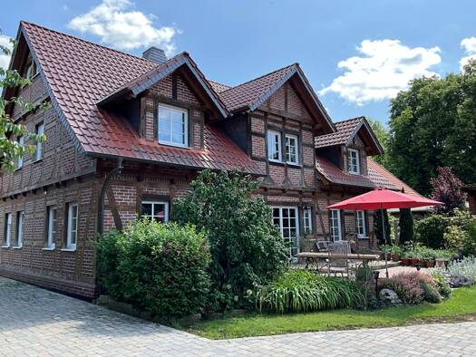 Einfamilienhaus zum Kauf 740.000 € 5 Zimmer 230 m² 8.600 m² Grundstück Voigtholz-Ahlemissen Edemissen 31234