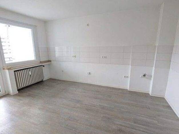 Wohnung zur Miete 900 € 3 Zimmer 81 m² 3. Geschoss frei ab 28.12.2025 Münsterstr. 88 Derendorf Düsseldorf 40476